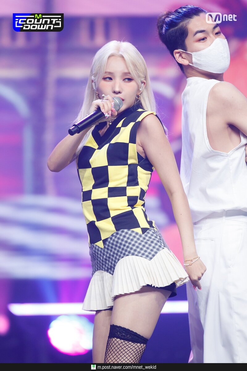 210715 (G)I-DLE Soyeon - 'BEAM BEAM' at M Countdown documents 3