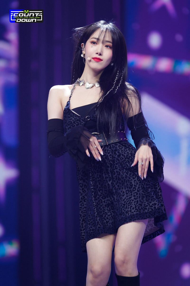 220217 VIVIZ - 'BOP BOP!' + Encore Stage at M Countdown documents 8