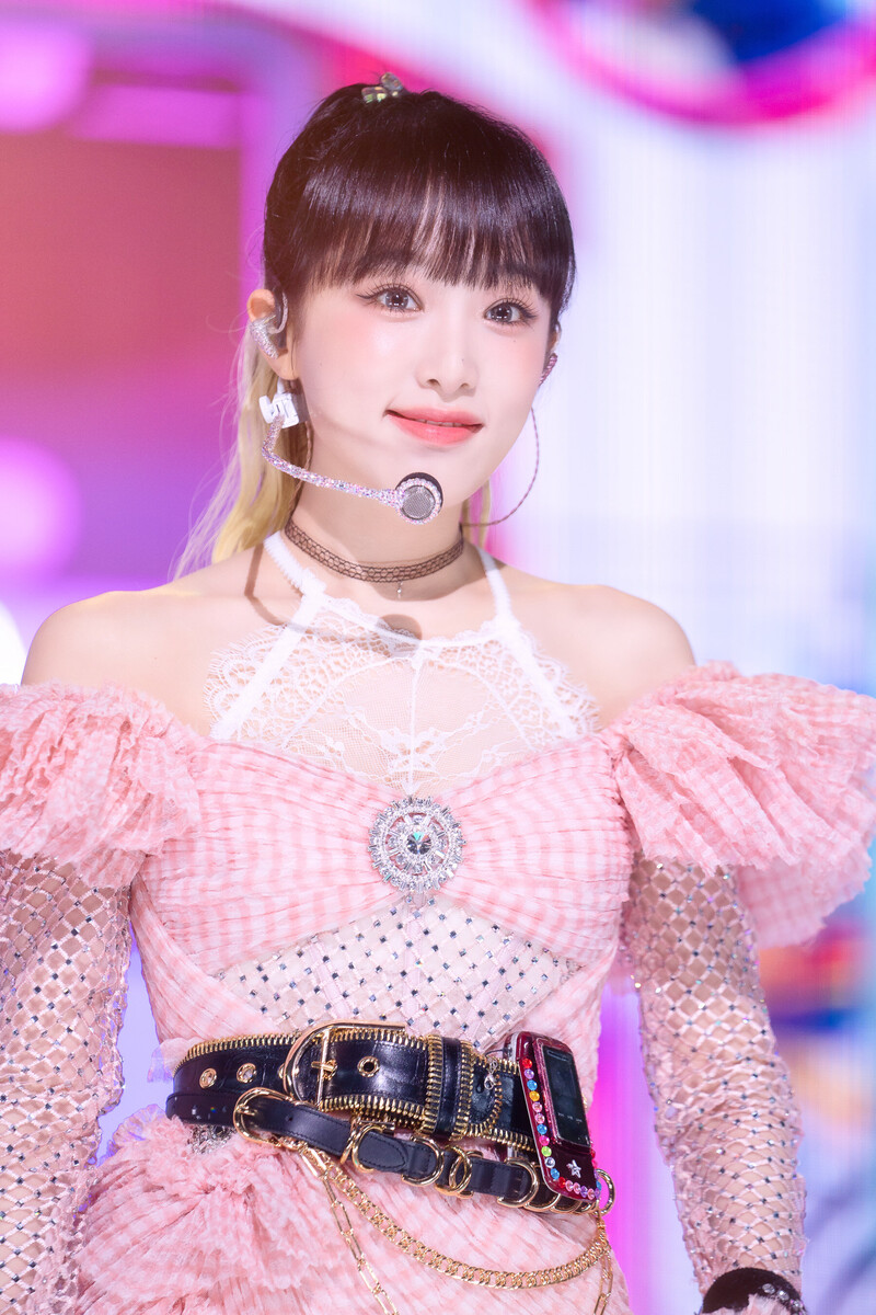 220807 YENA - 'SMARTPHONE' at Inkigayo documents 14