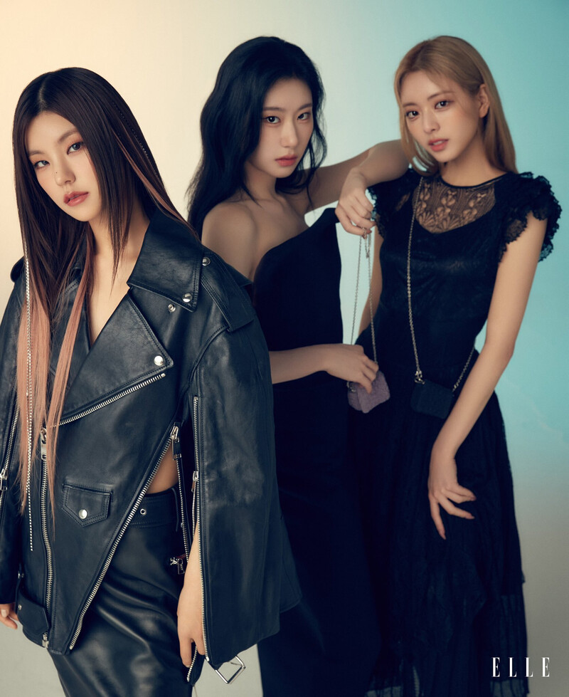 ITZY for ELLE Signapore October 2022 Issue documents 2