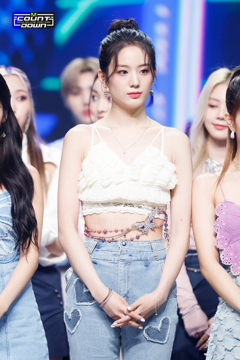 220707 fromis_9 'Stay This Way' at M Countdown documents 13