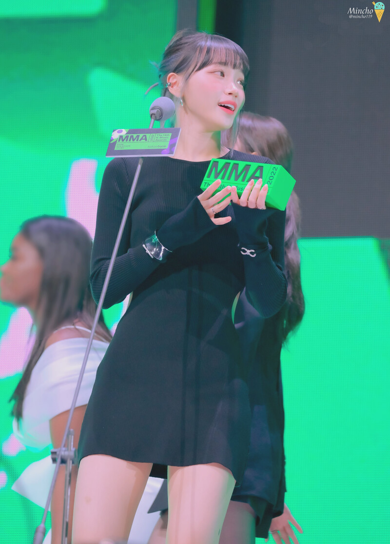 221126 LE SSERAFIM Chaewon at Melon Music Awards documents 6