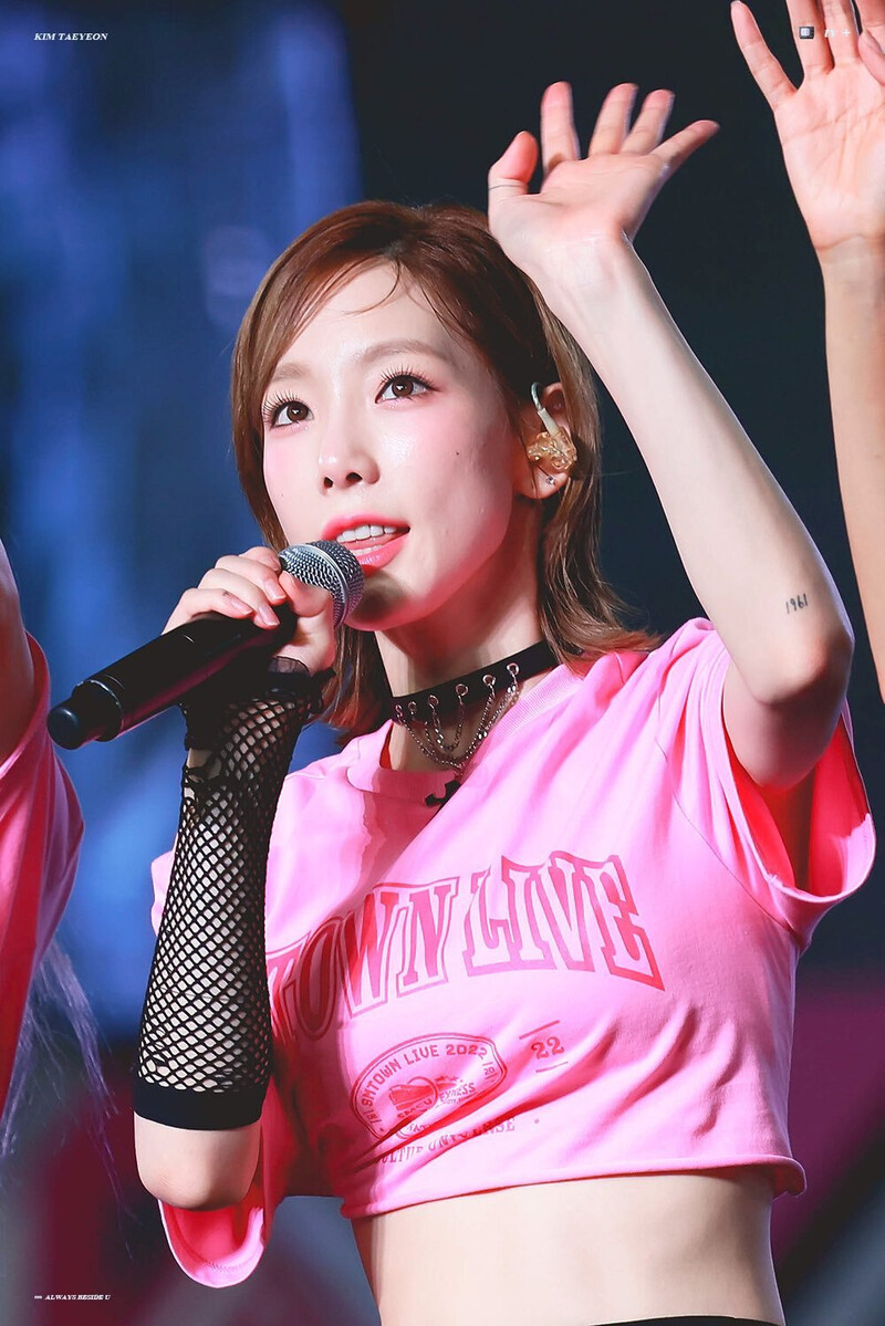 22820 Taeyeon at SMTOWN LIVE 2022: SMCU EXPRESS documents 5