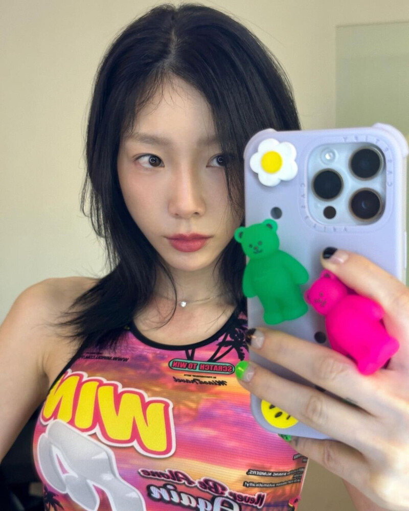 230727 Taeyeon Instagram Update documents 3