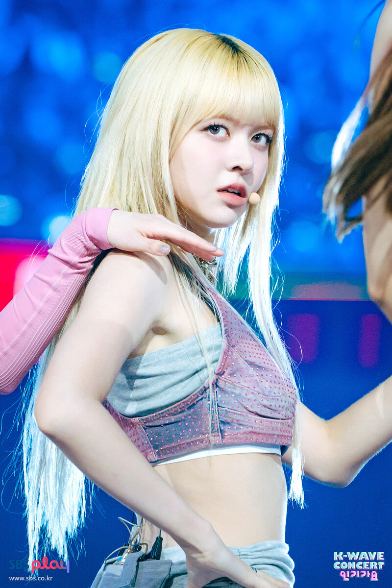 240602 NMIXX Lily at K-Wave Concert Inkigayo documents 1