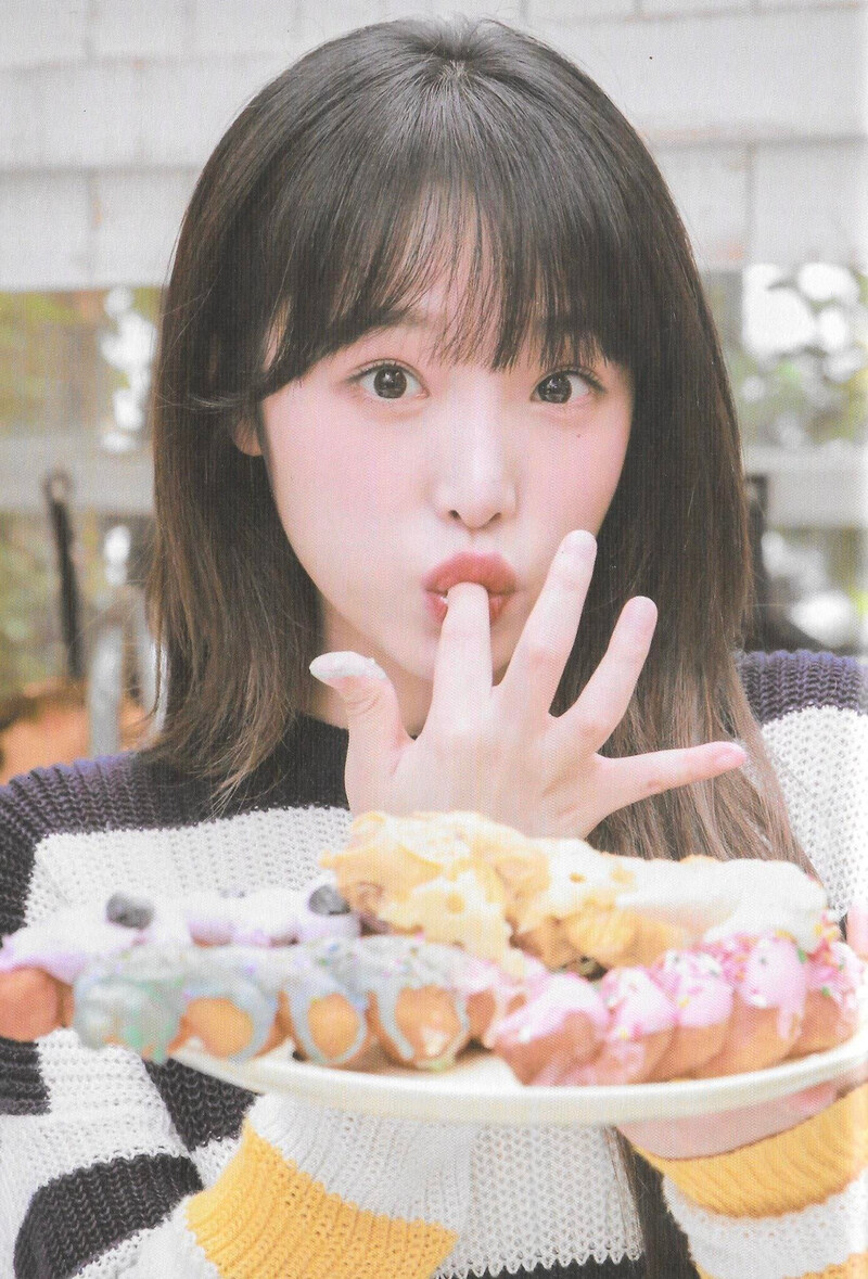 Choi Yena "About Yena" Photobook [SCANS] documents 10