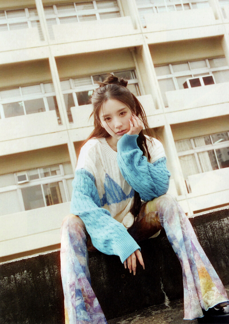 HEEJIN -  1st Mini Album "K" (B Ver.) [SCANS] documents 14