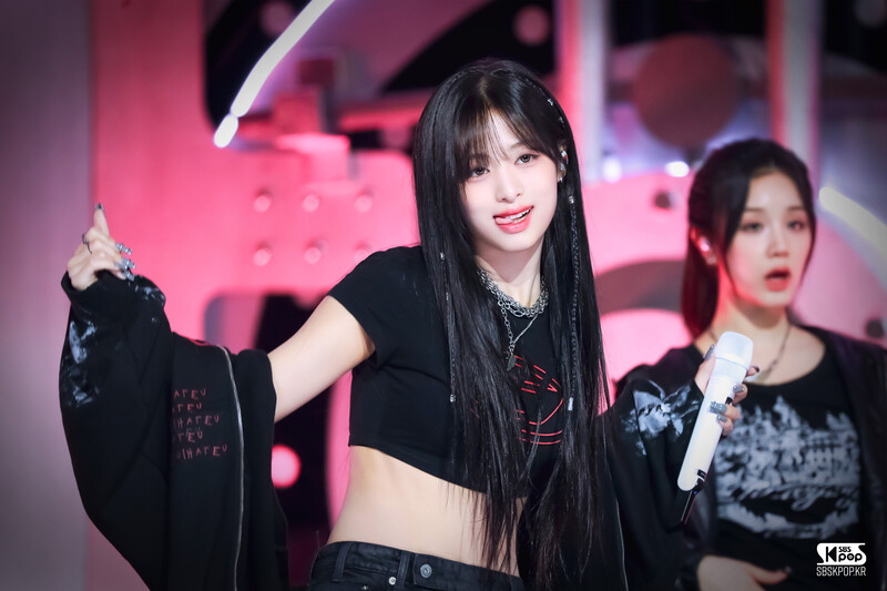 241011 BABYMONSTER Ahyeon - CLIK CLAK & DRIP at Inkigayo documents 2