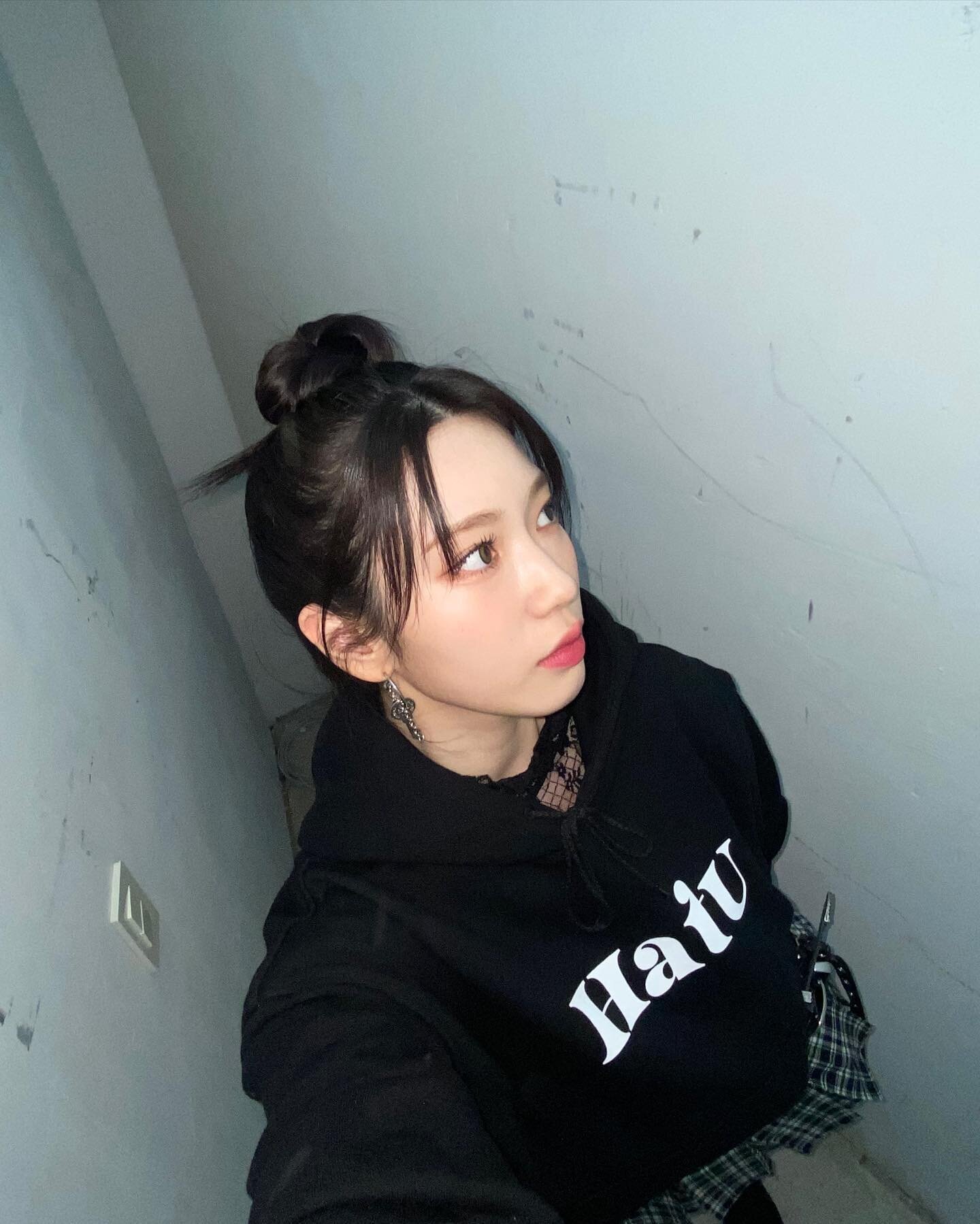 230303 Rocket Punch Instagram Update - Suyun | kpopping