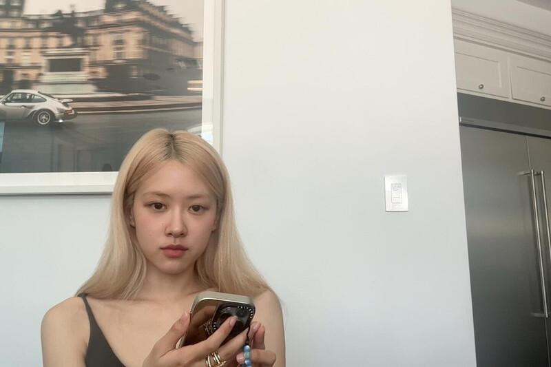 240706 - ROSÉ Instagram Update documents 2