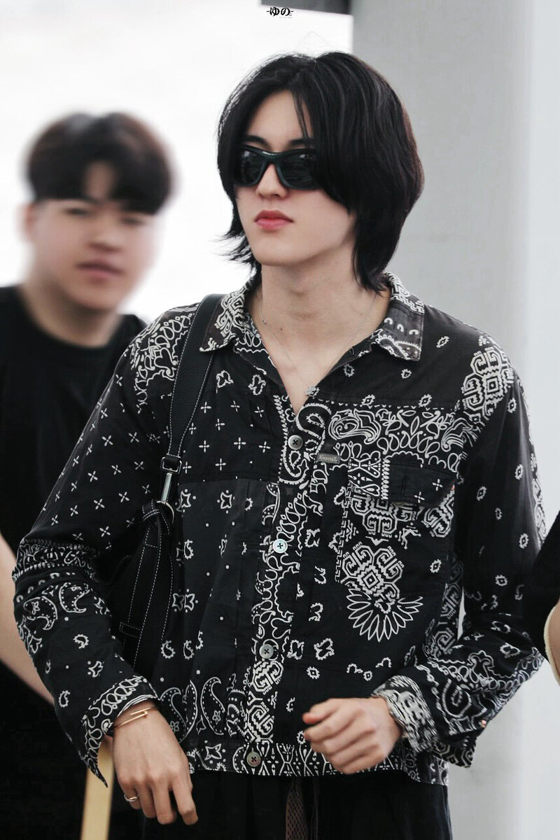 240712 TREASURE Haruto at Incheon International Airport documents 7