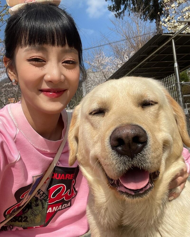 220606 Minnie Instagram Update with Shuhua documents 7