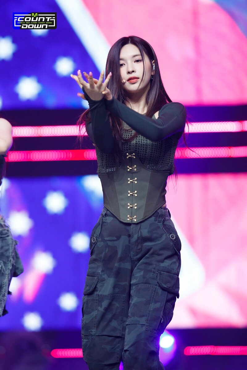 220929 NMIXX Bae - 'DICE' at M COUNTDOWN documents 5