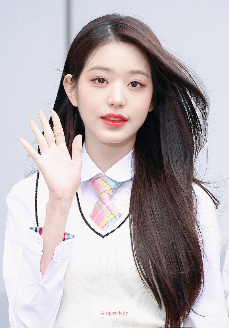 230406 IVE Wonyoung - Knowing Bros Commute | kpopping