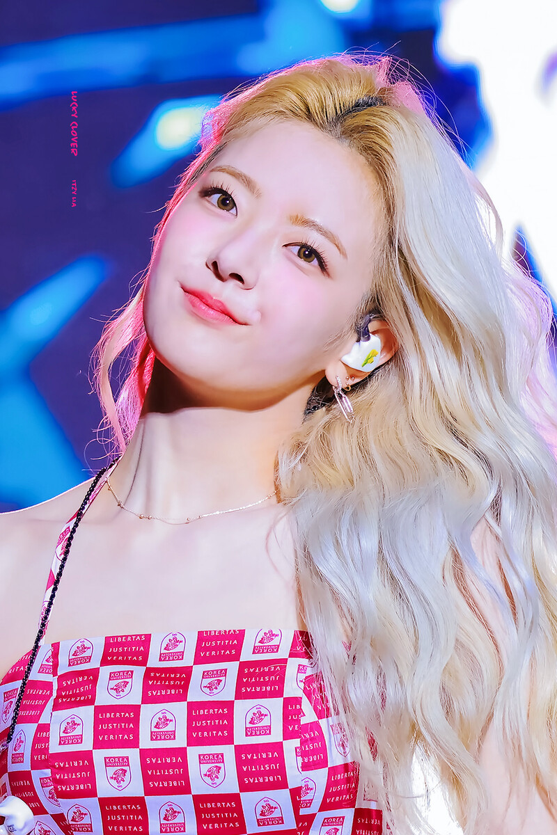 230525 ITZY Lia - Korea University Festival documents 1