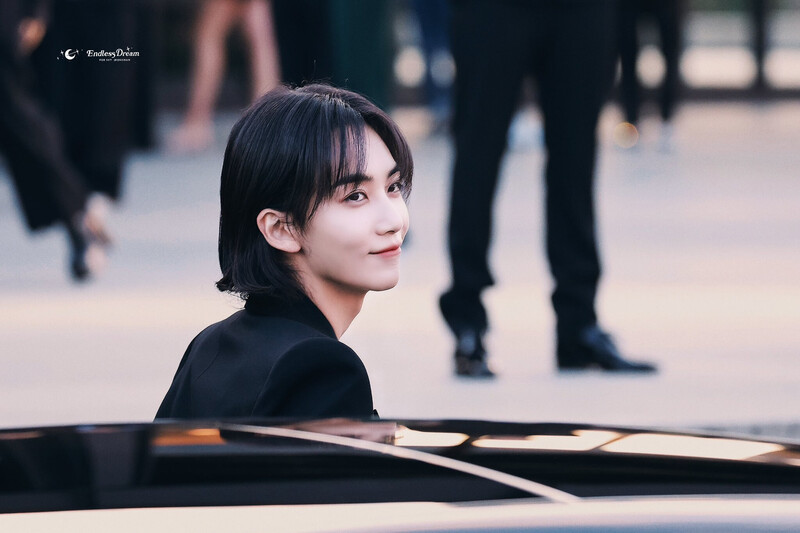 230613 JEONGHAN #정한 at YSL MEN’S SUMMER 24 SHOW documents 6