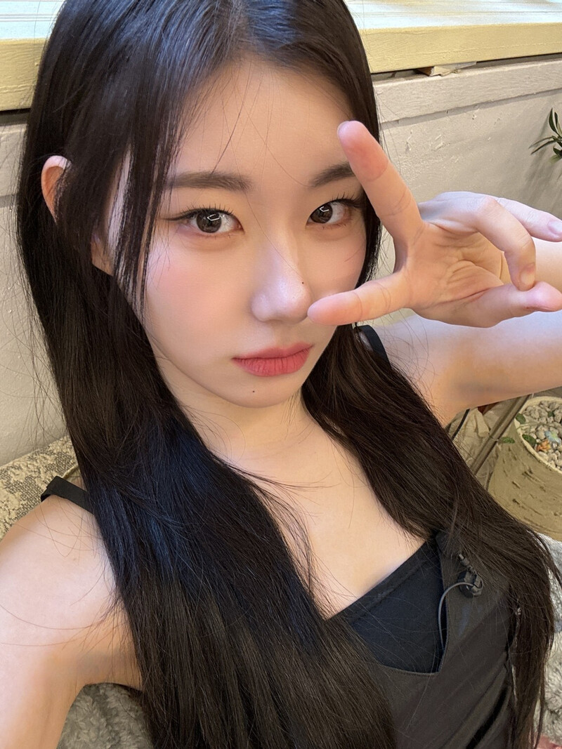 240806 - ITZY Twitter Update with CHAERYEONG documents 3