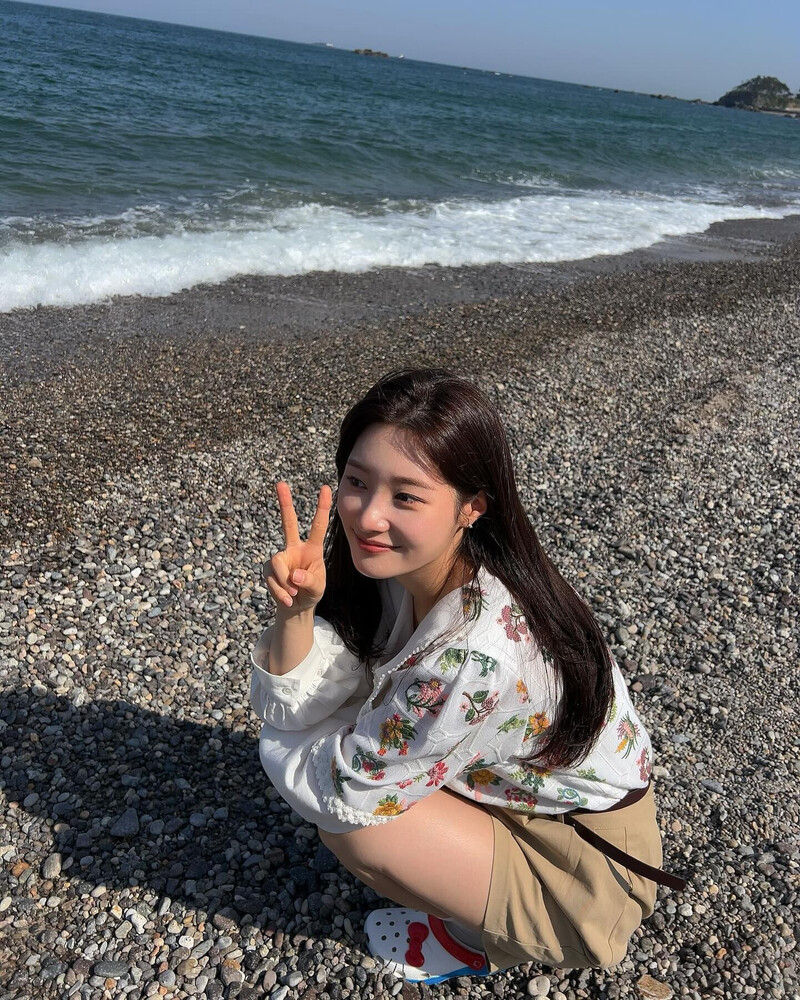 241108 Chaeyeon Instagram Update documents 4