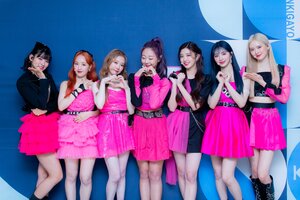 220313 SBS Twitter Update - Cherry Bullet at Inkigayo Photowall