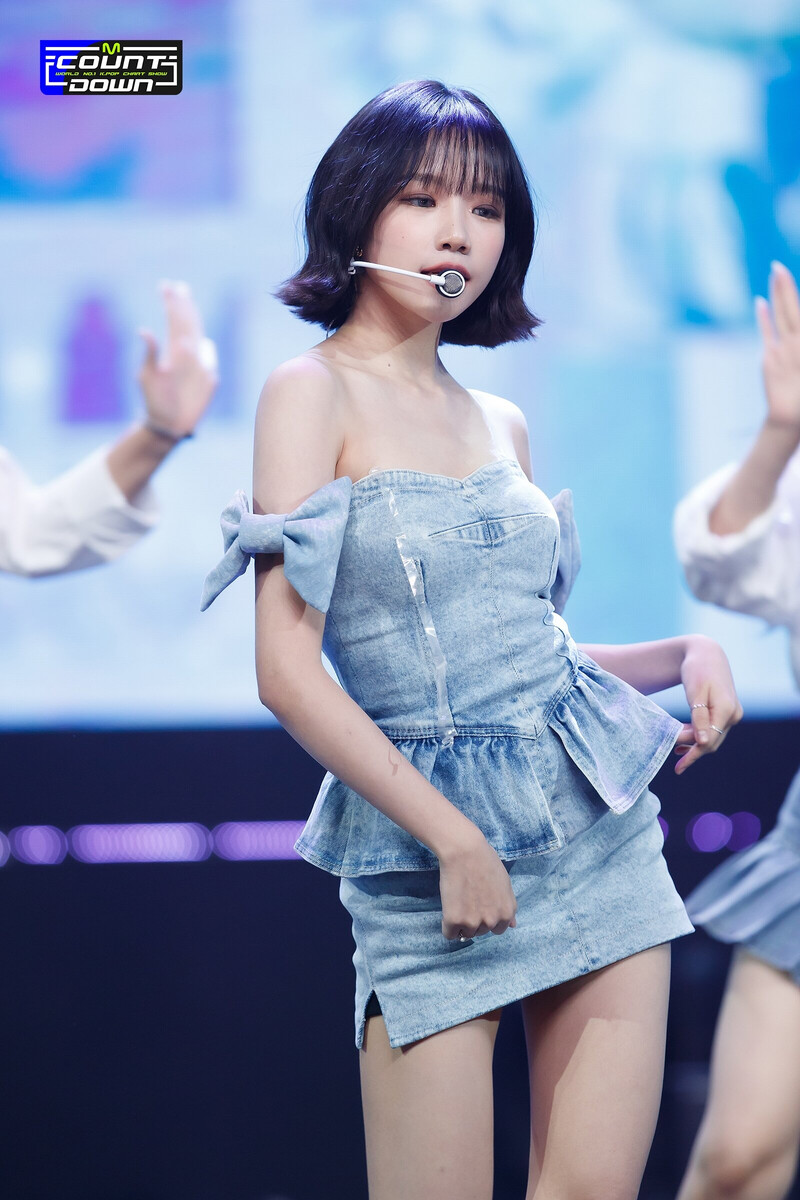 211014 Jo Yuri - 'GLASSY' at M Countdown documents 12