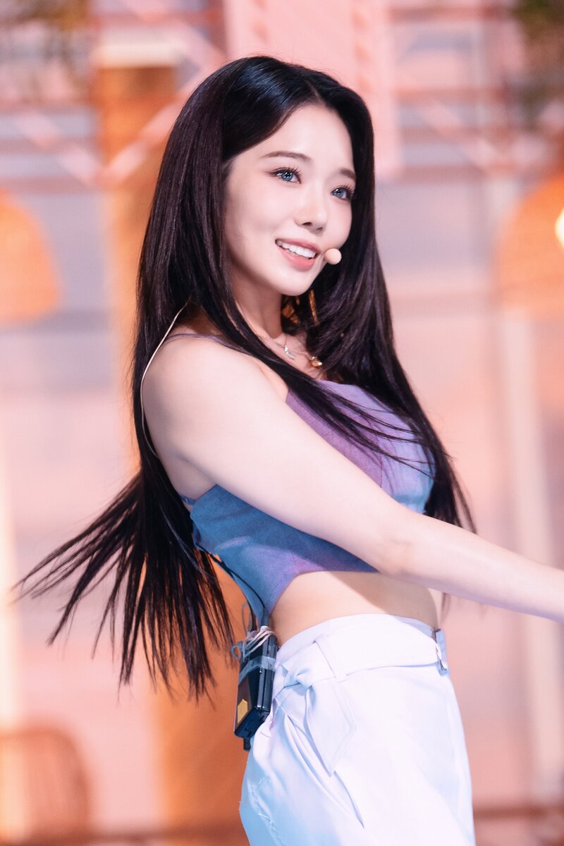 220703 fromis_9 Jisun - 'Stay This Way' at Inkigayo documents 13