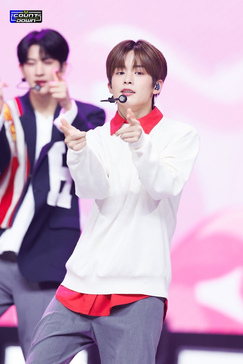 231019 YOUNITE - 'Love it (정했어)' at M COUNTDOWN documents 13