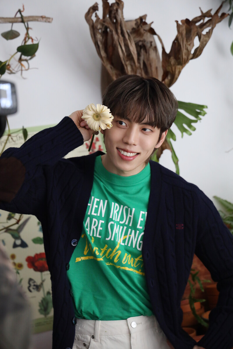 240619 - Naver - Infinite Flower Jacket Shooting Behind Photos documents 1