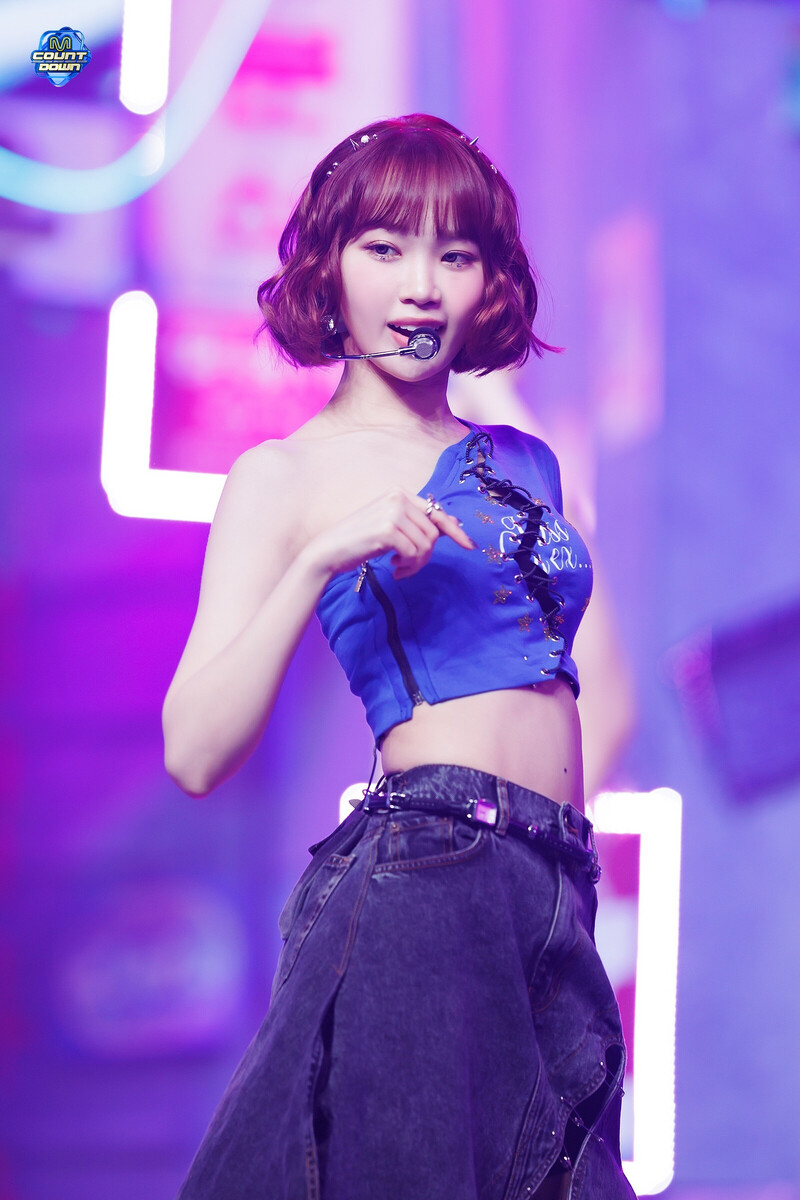 240905 LE SSERAFIM Chaewon - 'CRAZY' + '1-800-hot-n-fun' at M COUNTDOWN documents 4