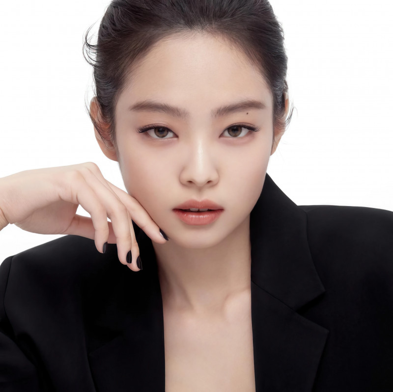BLACKPINK Jennie for Hera 'JUST BLACK, THAT's ALL' Campaign documents 2