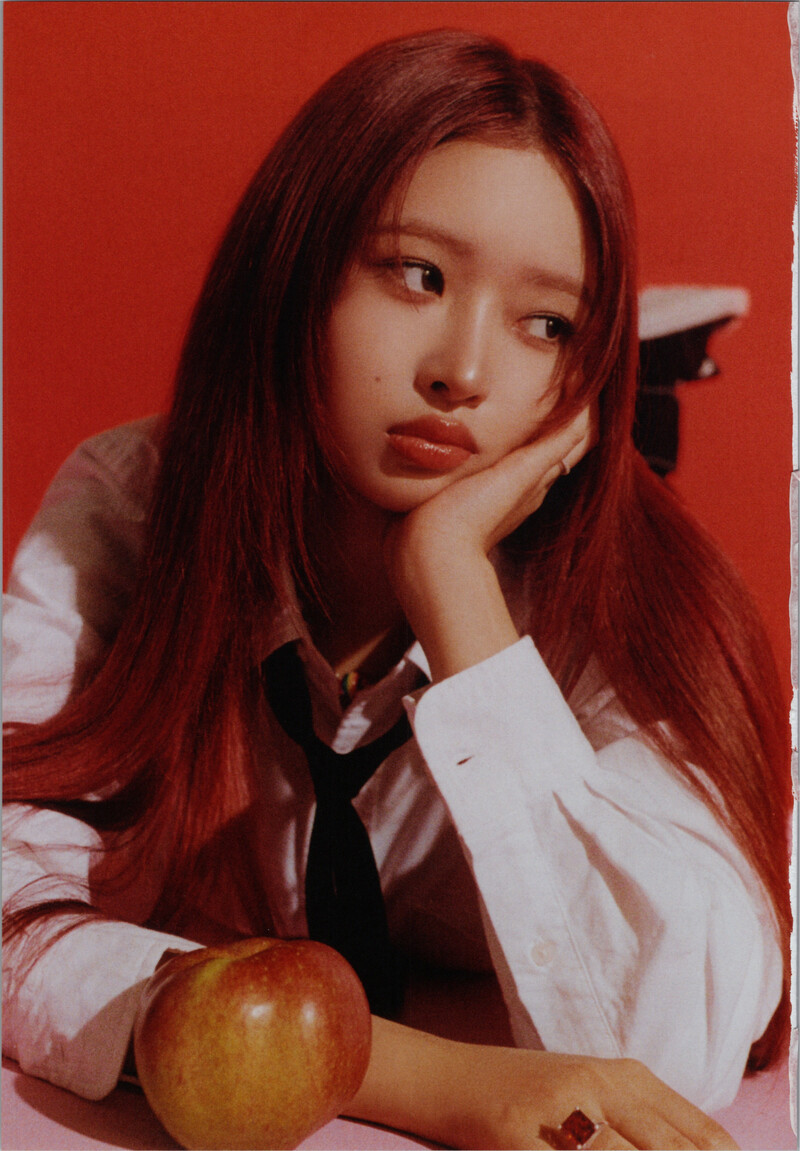 IVE - Mini Album 'I'VE MINE' (Scans) documents 11