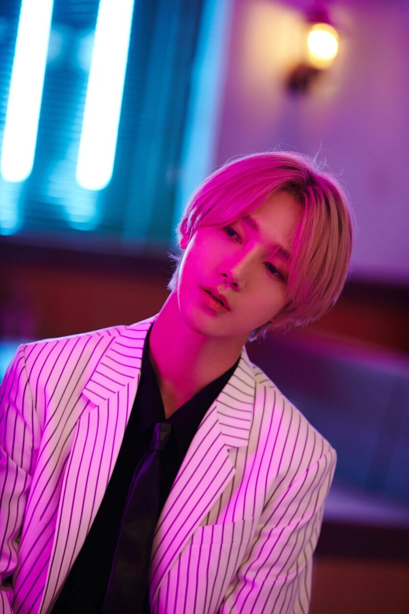 190618 SMTOWN Naver Update - Yesung's "Pink Magic" M/V Behind documents 19