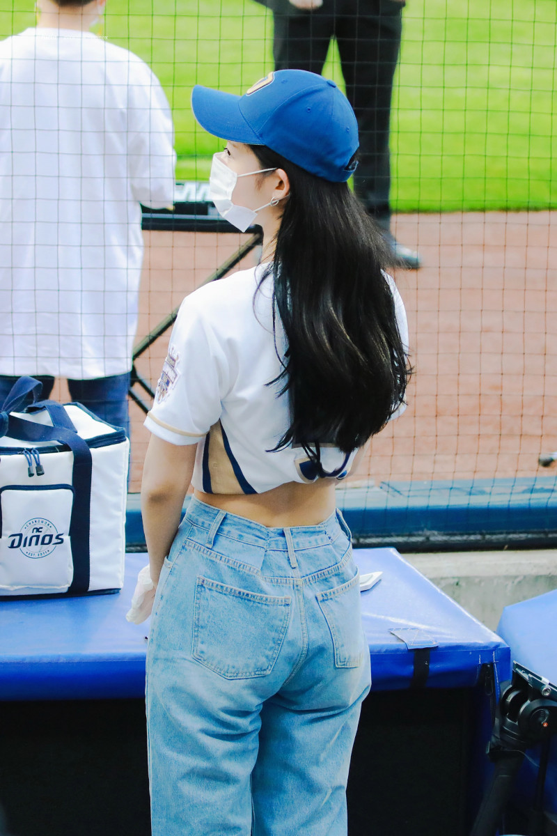 210514 EVERGLOW Sihyeon - First Pitch for NC Dinos documents 6