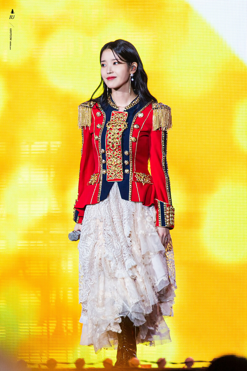 220917 IU - 'The Golden Hour' Concert documents 15