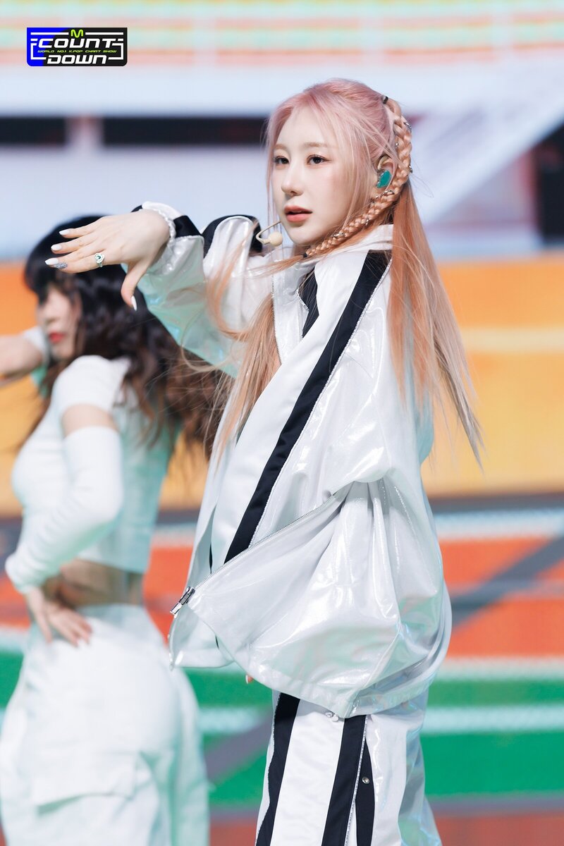 230413 LEE CHAE YEON - 'KNOCK' at M COUNTDOWN documents 12