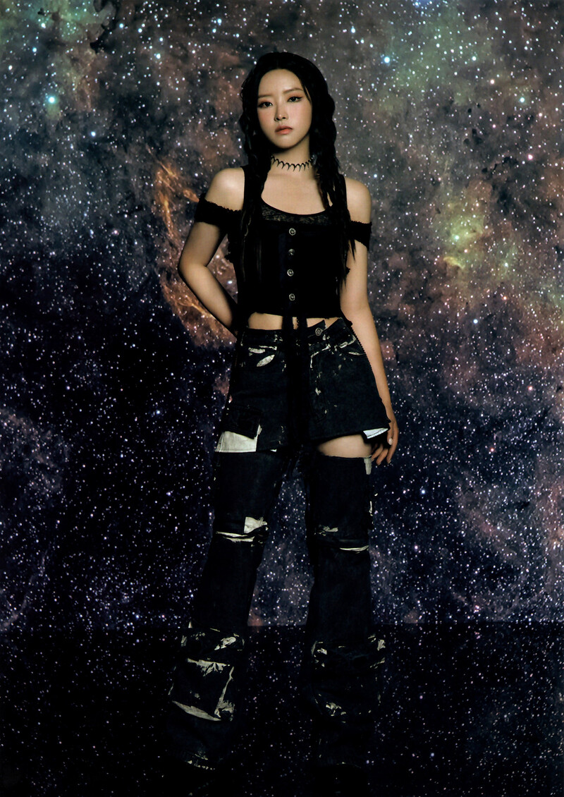 Loossemble - 1st Mini Album 'Loossemble' (Space ver.) [SCANS] documents 11