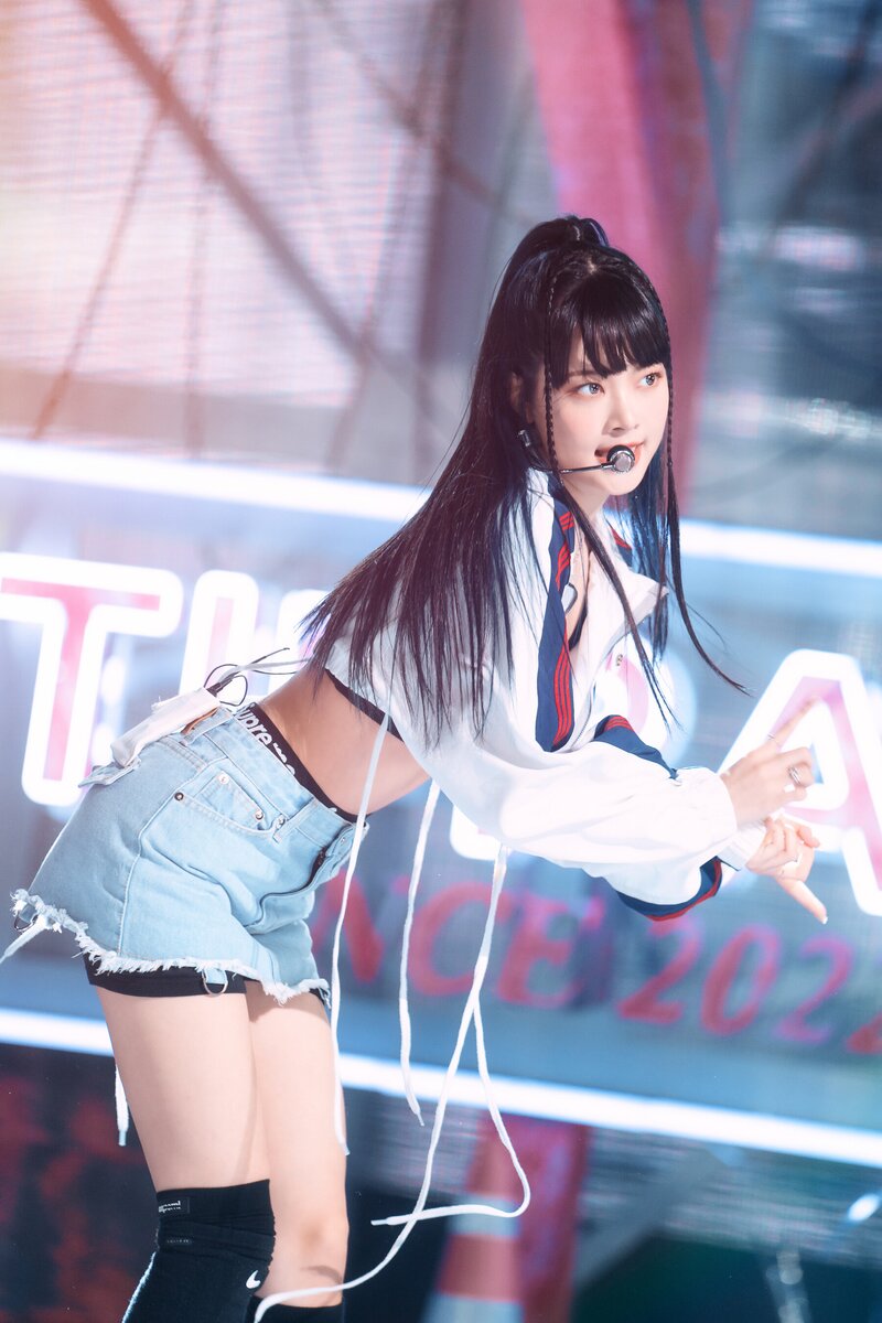 221023 LE SSERAFIM Eunchae - 'ANTIFRAGILE' at Inkigayo | kpopping