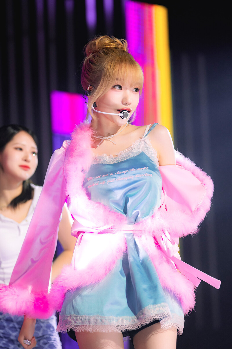 230813 JO YURI - 'TAXI' at Inkigayo documents 4