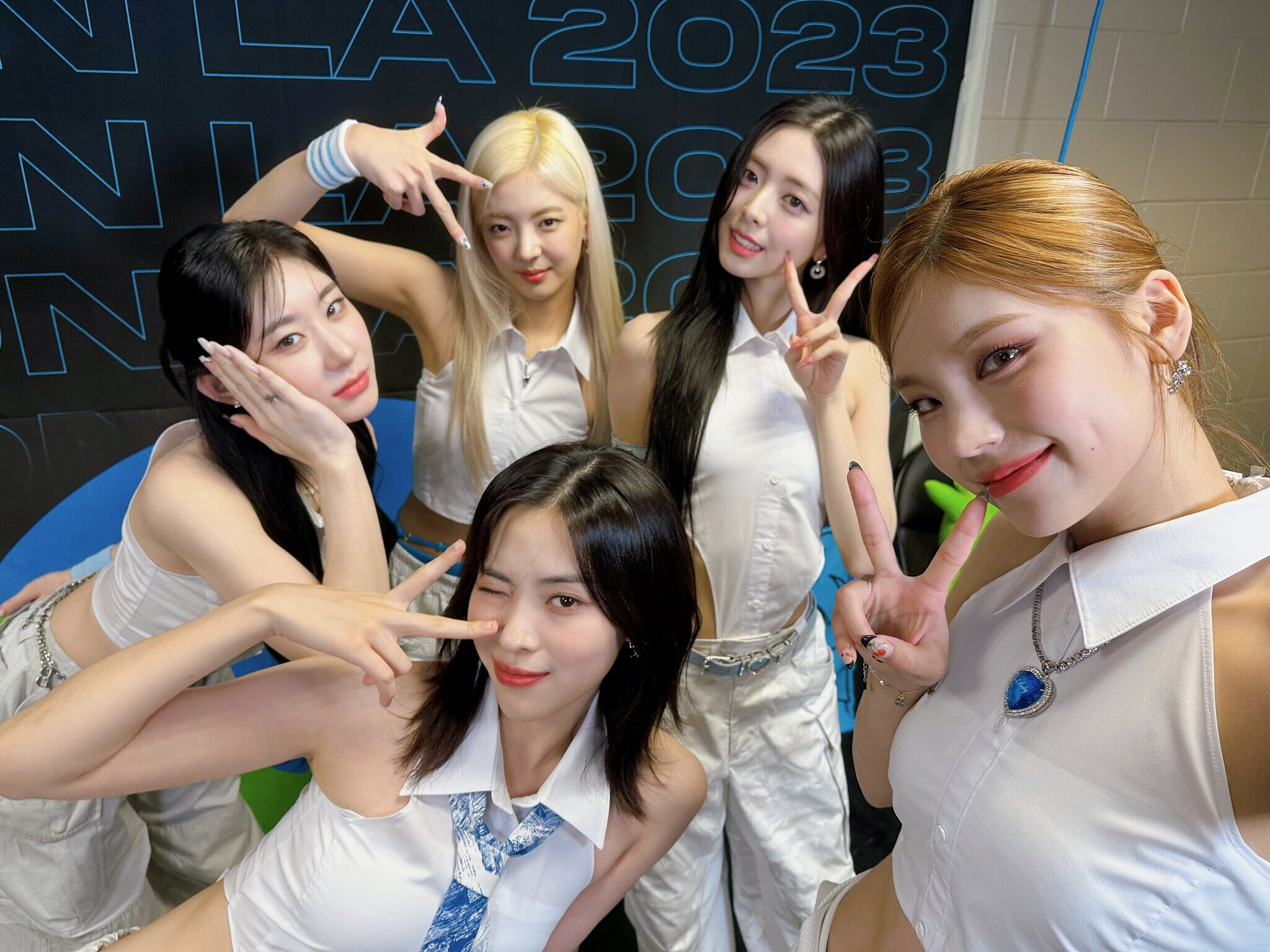 230821 - ITZY Twitter Update | kpopping