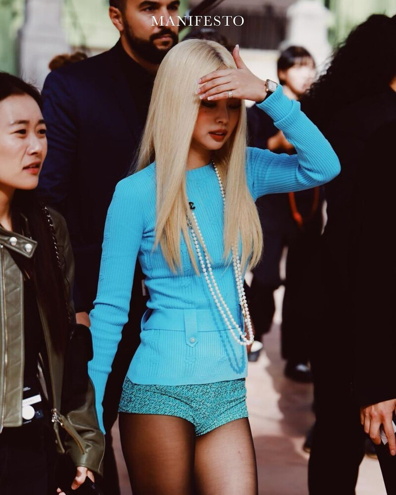 241001 Jennie - CHANEL ss25 Show at Paris Fashion Week documents 9