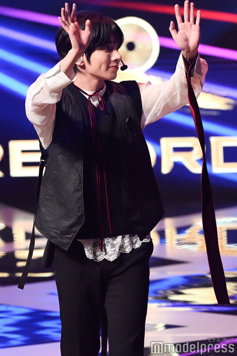 241230 TXT Taehyun at "66th Shining! Japan Record Awards" documents 4