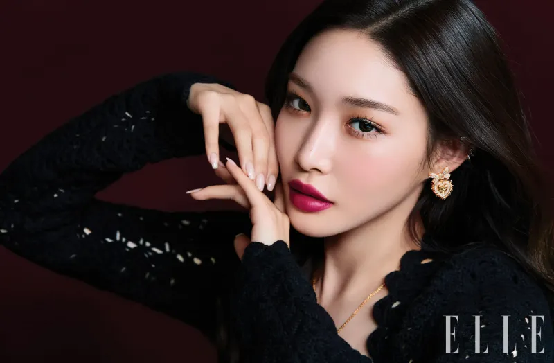 Chungha_Elle_January_2021_1.jpg