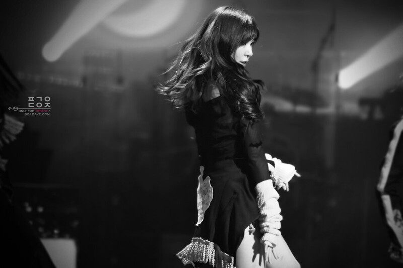 131029 Girls' Generation Tiffany at KBS Open Concert documents 6