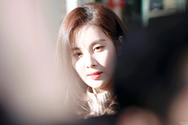 161210 Girls' Generation Seohyun at Itaewon G-Shock Renewal Opening documents 3