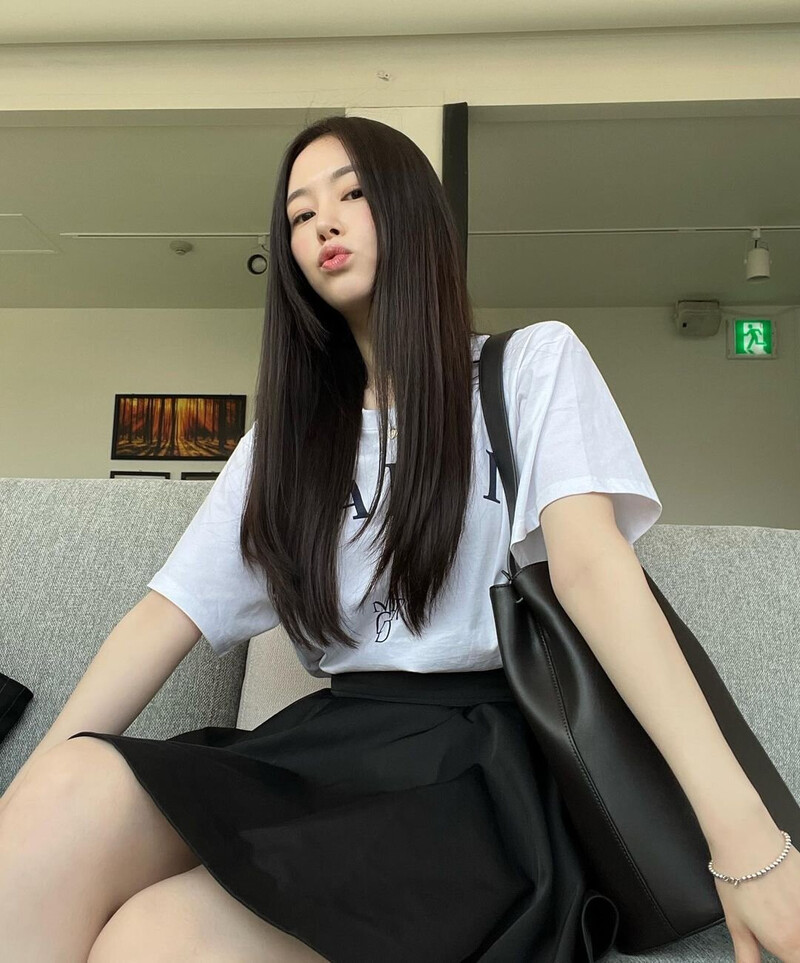 220525 Jieun Instagram Update documents 4