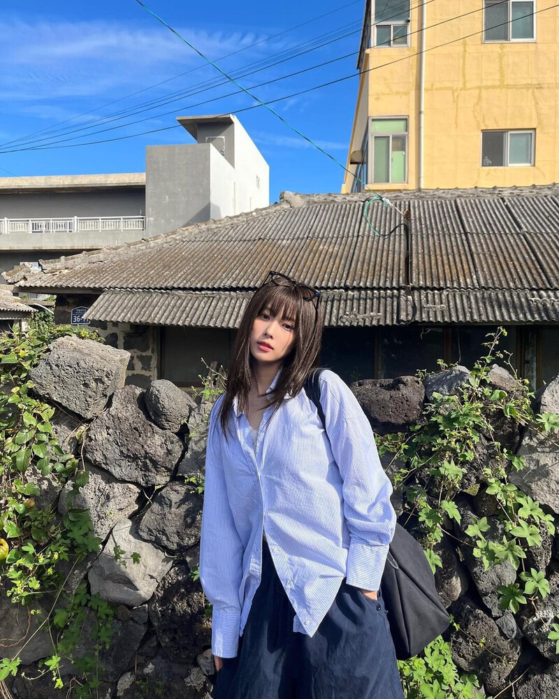 231010 Kang Hyewon Instagram Update documents 2