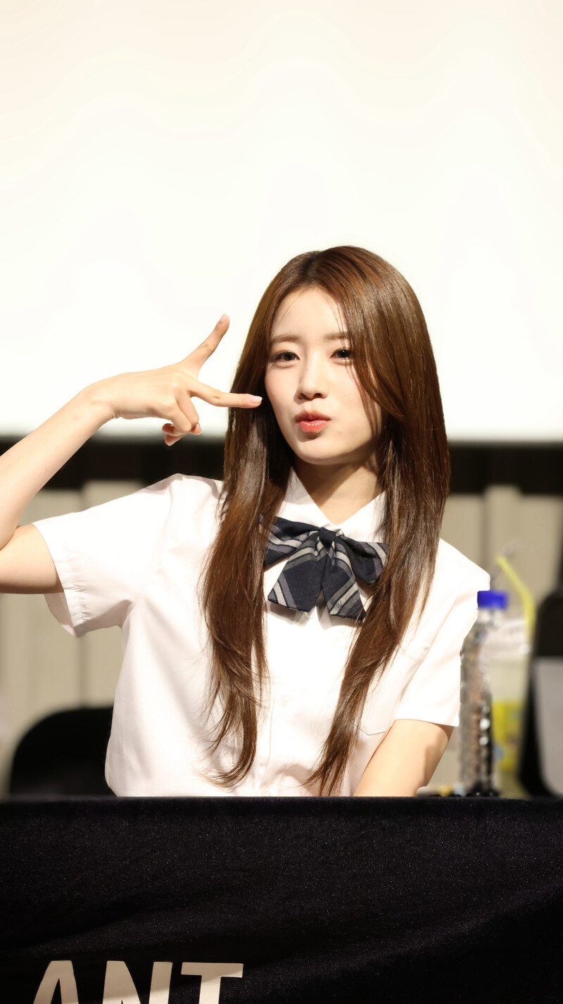 240810 WOOAH - WOOYEON at fansign event documents 13