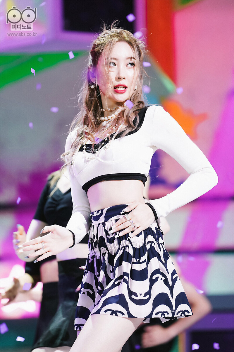 210808 Sunmi - 'You can't sit with us' + 'SUNNY' at Inkigayo documents 9