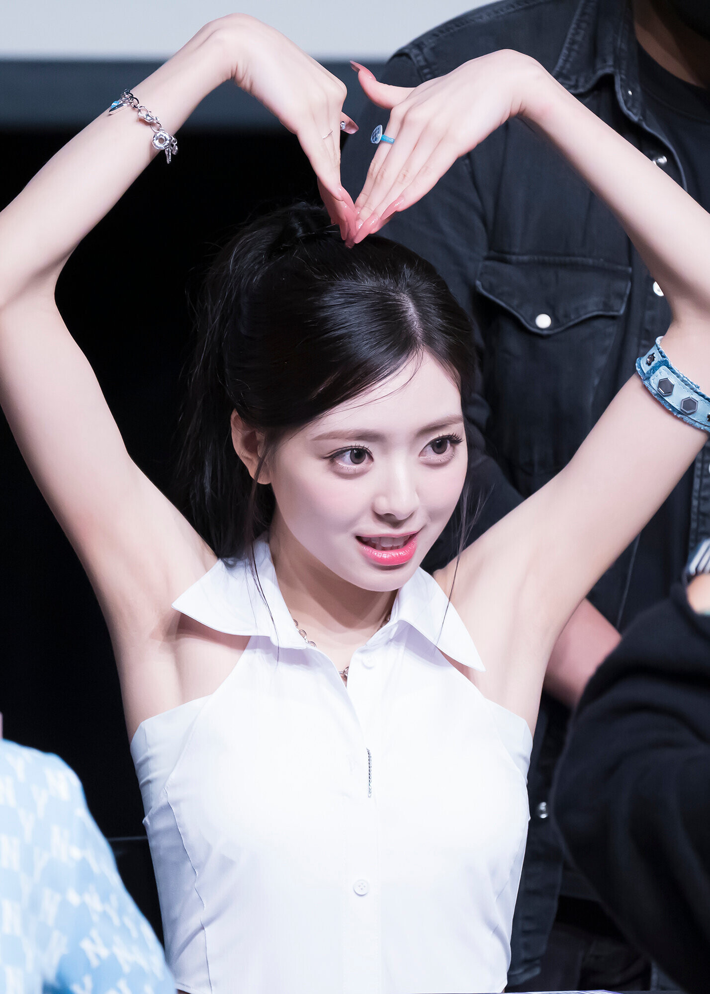 230813 ITZY Yuna - Makestar Fansign | kpopping