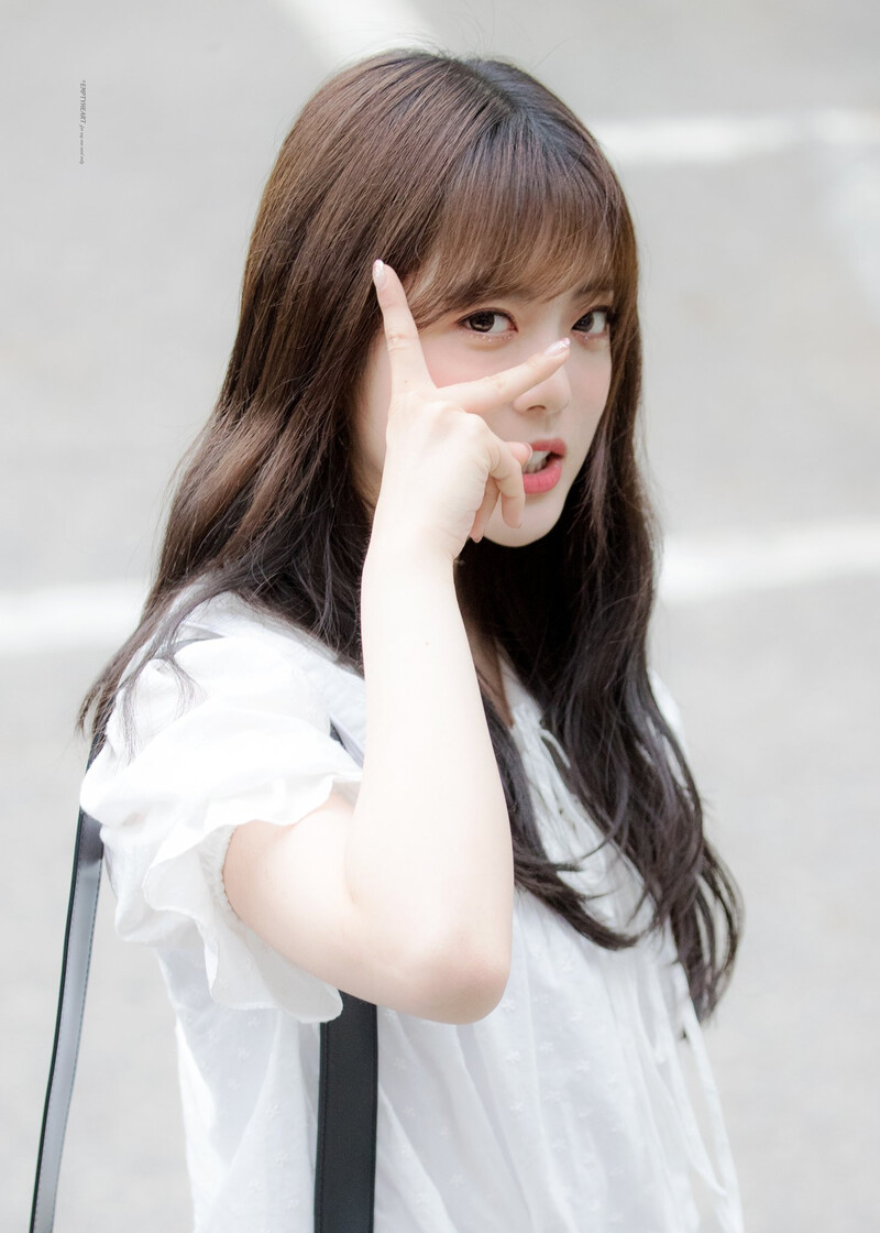 190614 Weki Meki Suyeon at Music Bank documents 1