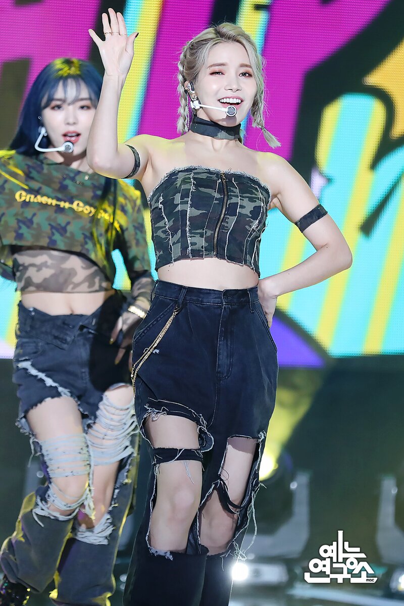 191123 MAMAMOO - 'HIP' at Show! Music Core documents 2